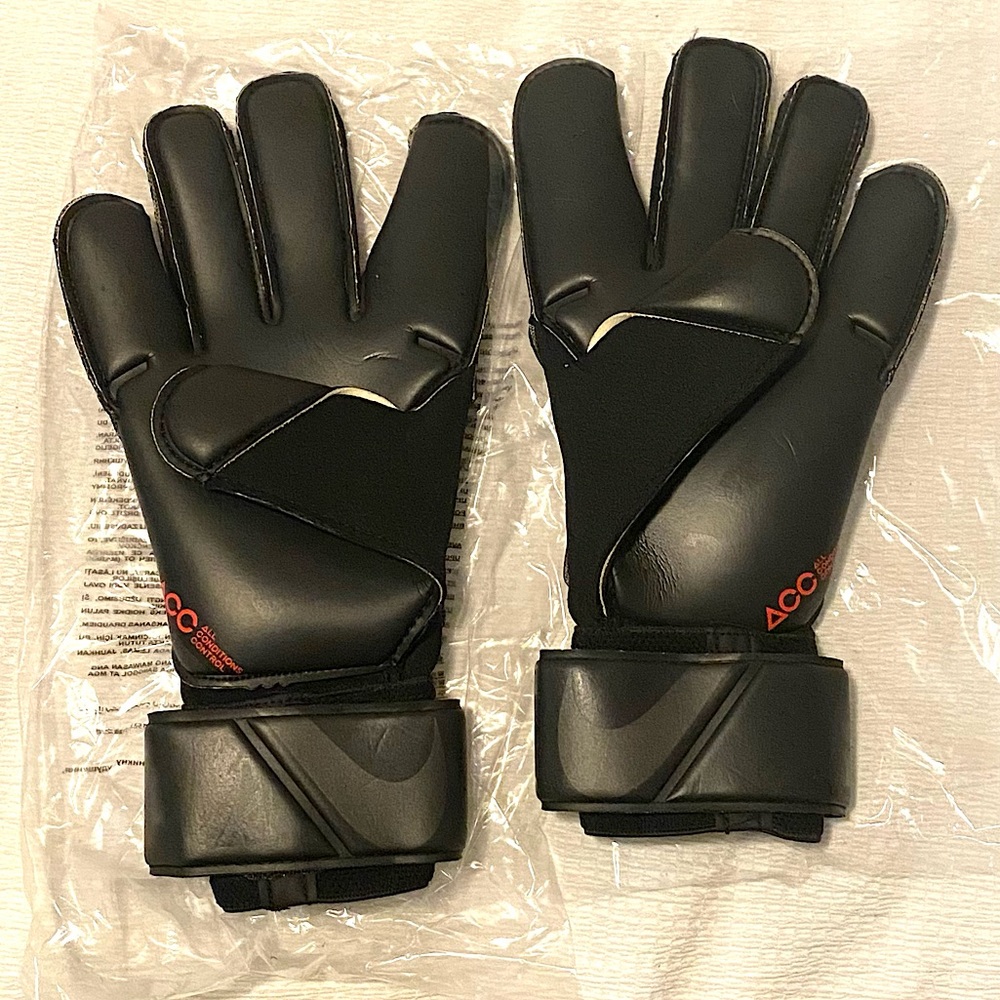 Nike GK Vapor Grip 3 Soccer Goalie Gloves